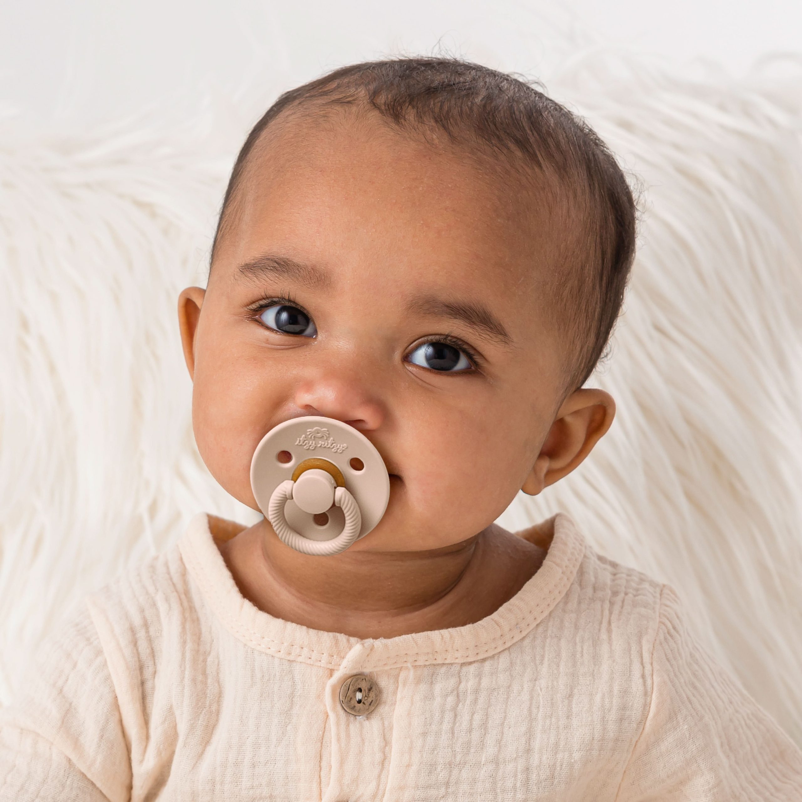Itzy Soother™ Natural Rubber Pacifier - 6-18M - Image 14